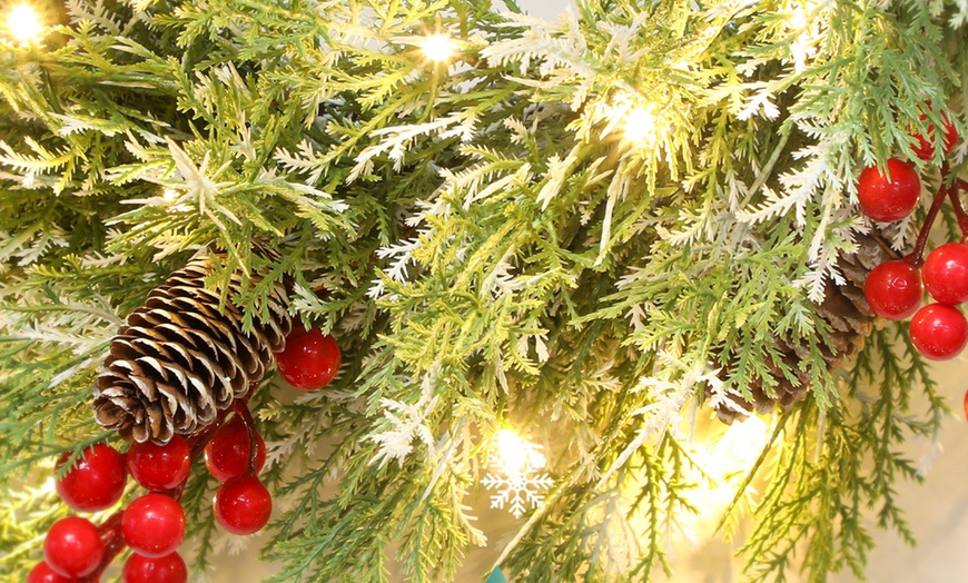 Image 3: HomCom 60cm Prelit Christmas Wreath with LED Lights 