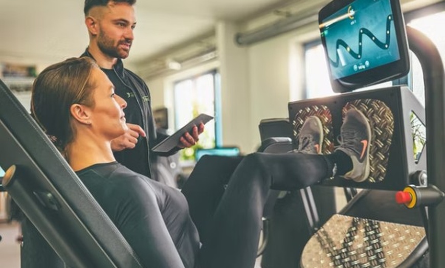 Image 5: 4 Wochen Premium-Fitness inkl. Personal Training, Kurse & Sauna 