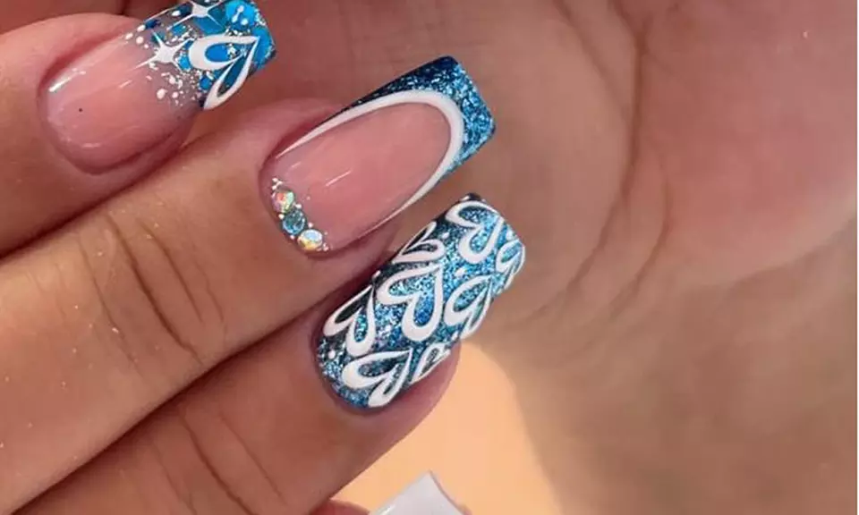 Manicura, pedicura o primera puesta de uñas de gel/acrílico y diseño