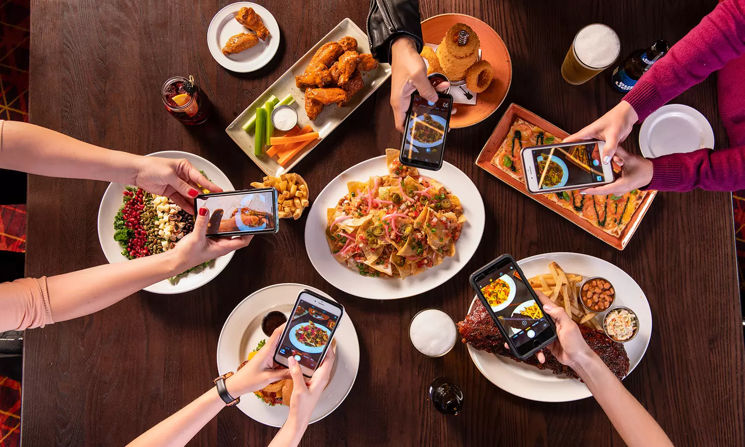 Menú Hard Rock Café clásico o premium para 2 o 4 personas con bebida