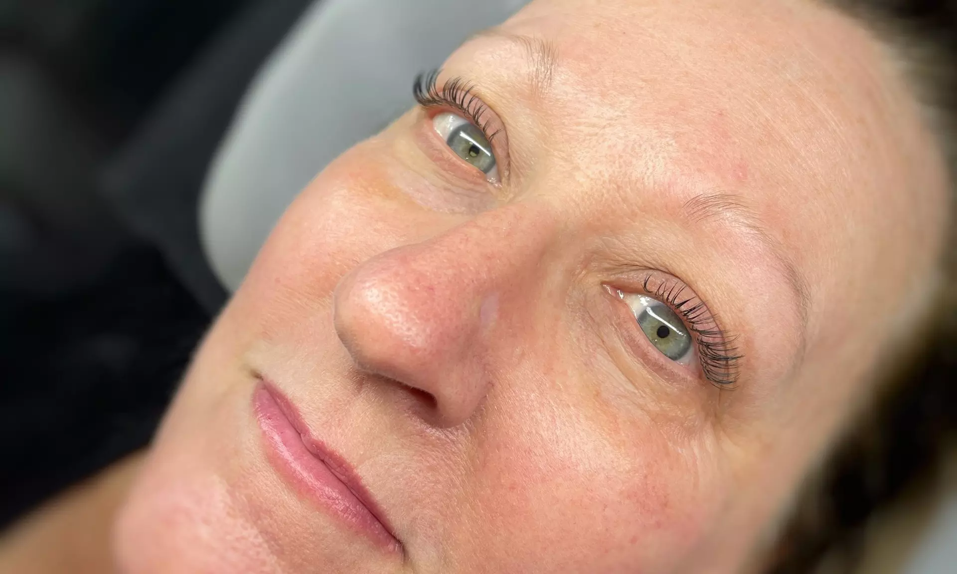 Wet Look or Hybrid Lash Extensions – Full Sets for a Glam Look