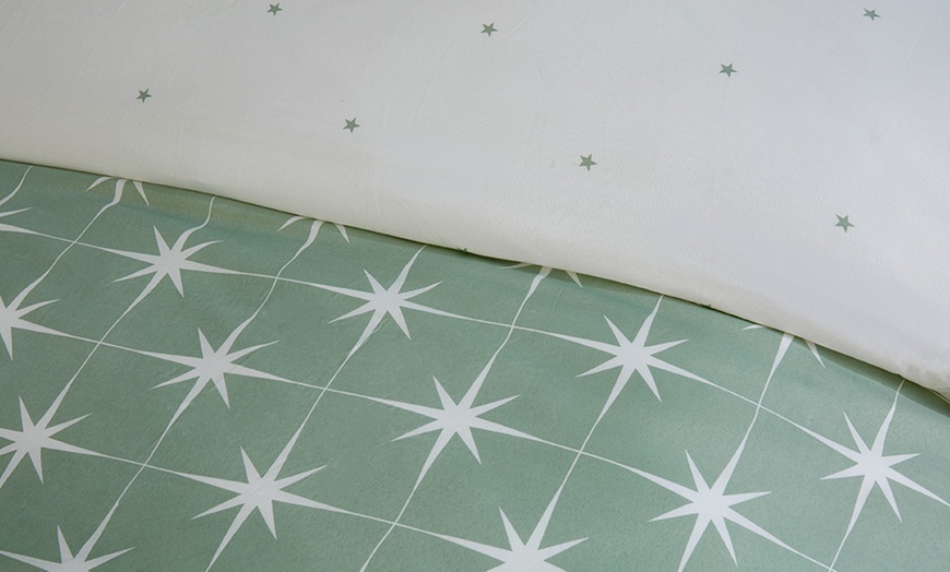 Image 3: Four-Piece Complete Duvet Set including Fitted Sheet