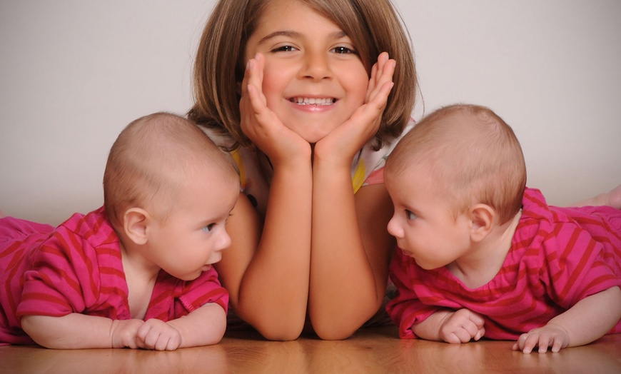 Image 6: Sibling Photoshoot With 8'' x 6'' Print at Barrett & Coe