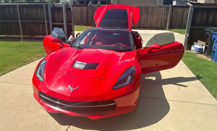 Image 5: Mobile Exterior/Interior Detail for a Pristine Detail