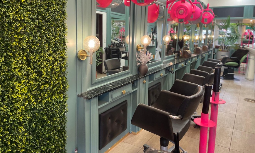 Image 2: Waschen, Schneiden, Föhnen & Stylen für kurzes oder mittellanges Haar