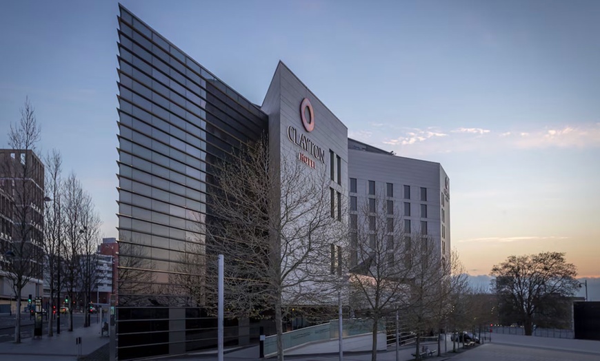 Image 2: 4* Birmingham Stay for 2 with Breakfast & Dinner