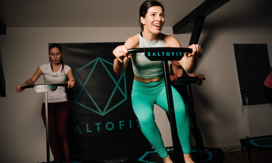 Image 3: New fun female fitness, rebounder class at Saltofit