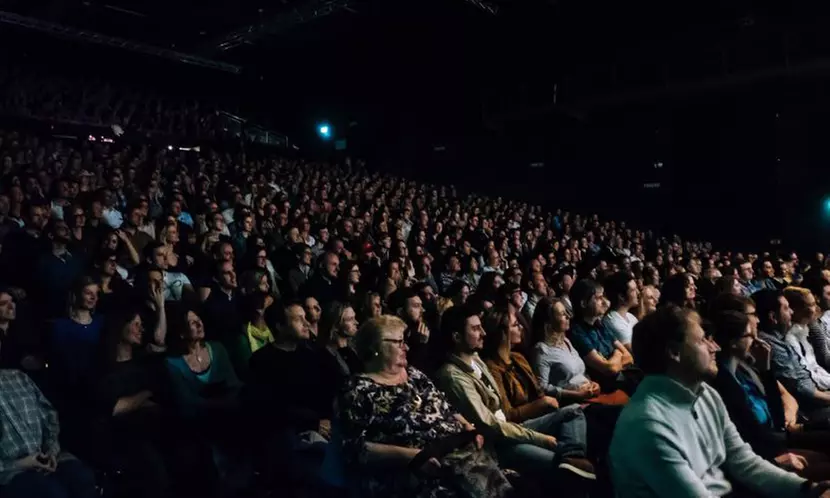 Berhane Berhane’s „Deutscher als Du”  vom 30.8. - 21.1. in 6 Städten
