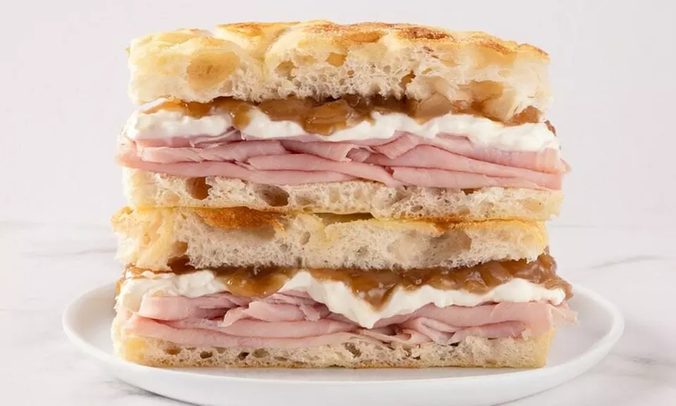 Focaccias italianas con Aperol o limoncello spritz