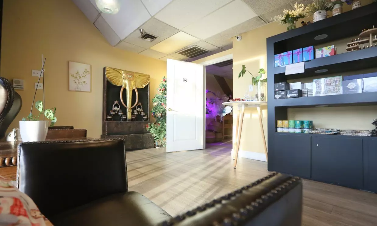 Couples massage bliss—Choose 60, 90, or 120 minutes of relaxation!