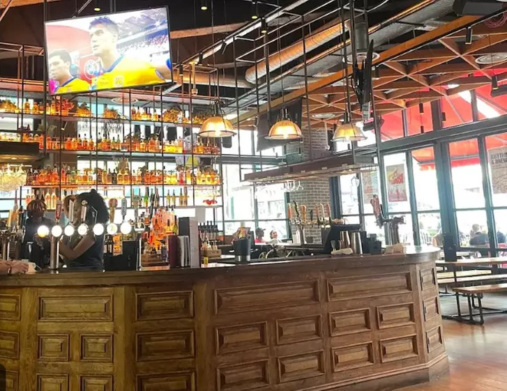 Shuffleboard & Pizza in Stratford: 1-Hour Session For 2 to 8 People