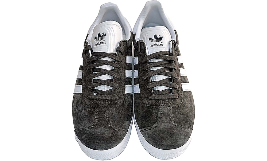 Image 16: Adidas Men's Gazelle Suede Trainers