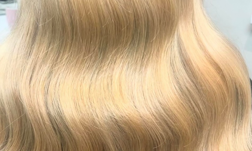 Image 2: Refresh Your Look with a Women's Cut and Blow Dry