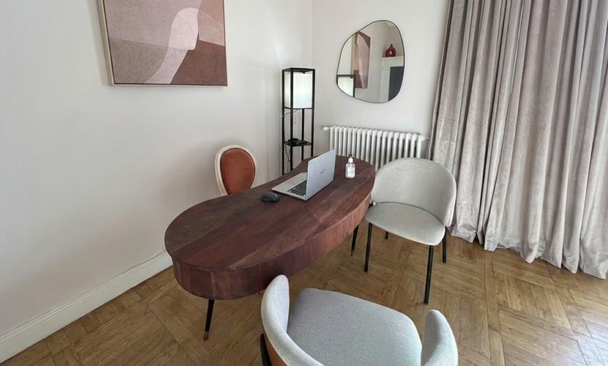 Image 2: Soin du visage purifiant et hydratation intense par Elite Laser