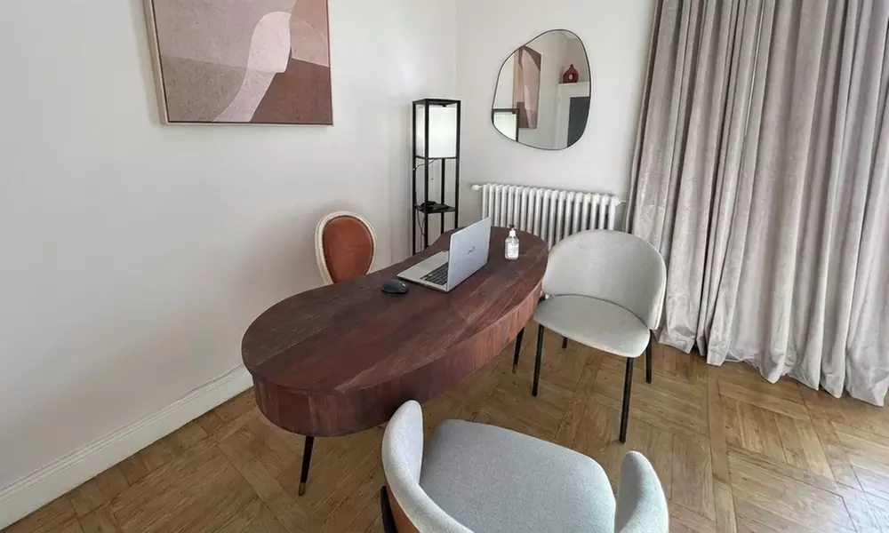 Soin du visage purifiant et hydratation intense par Elite Laser