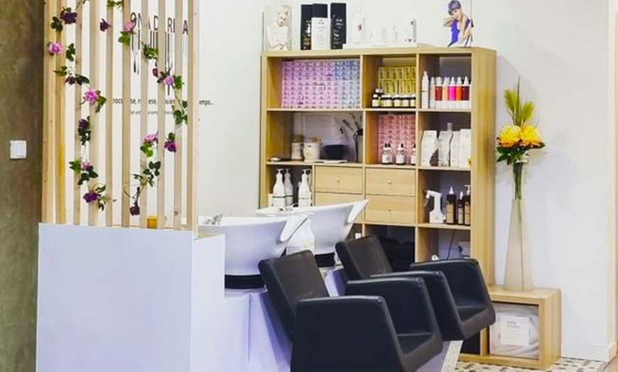 Image 4: Sesión de peluquería con lavado, corte, secado y opción a extras