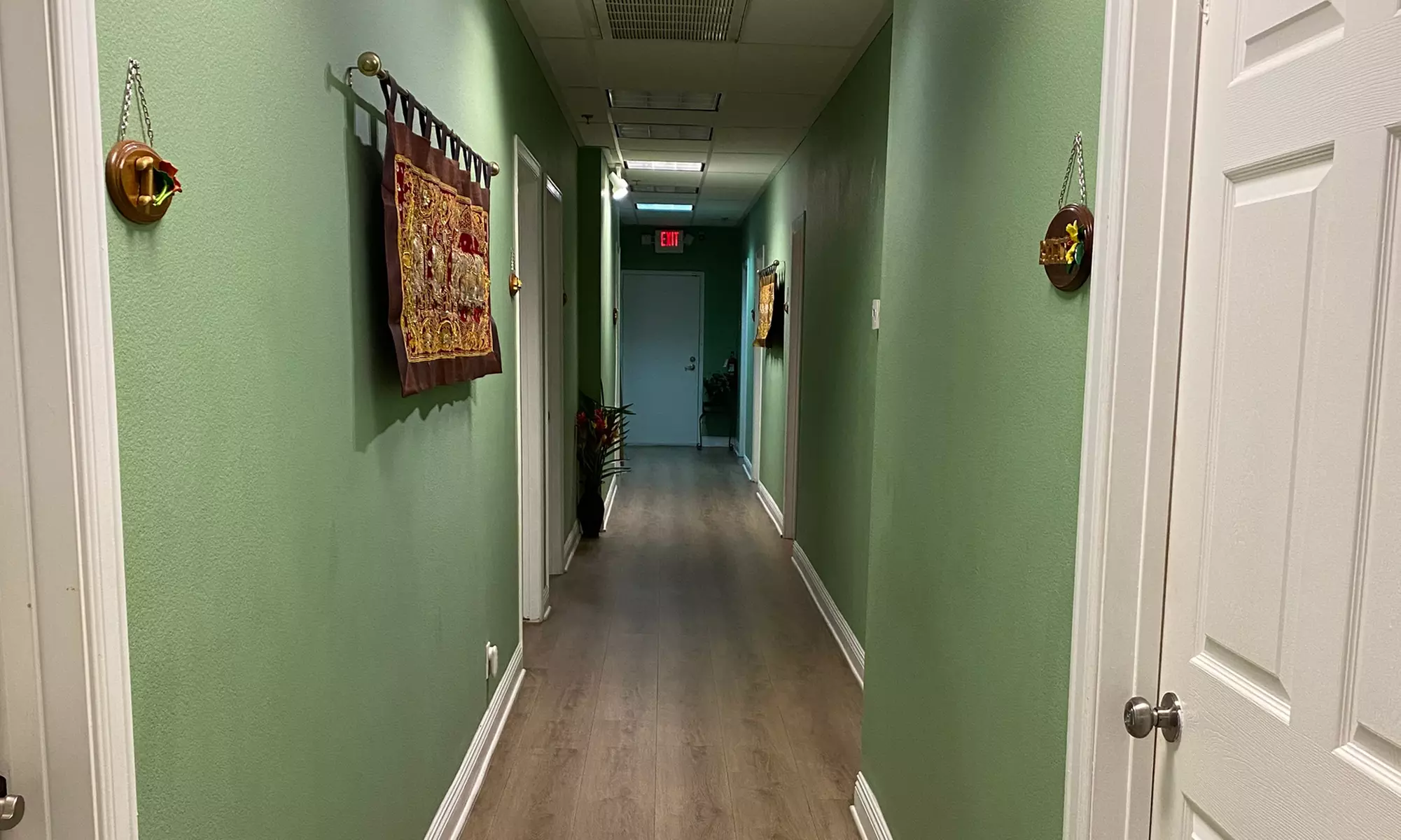 One or Couples 60-Min Thai Massage with Optional Oil and Hot Stones