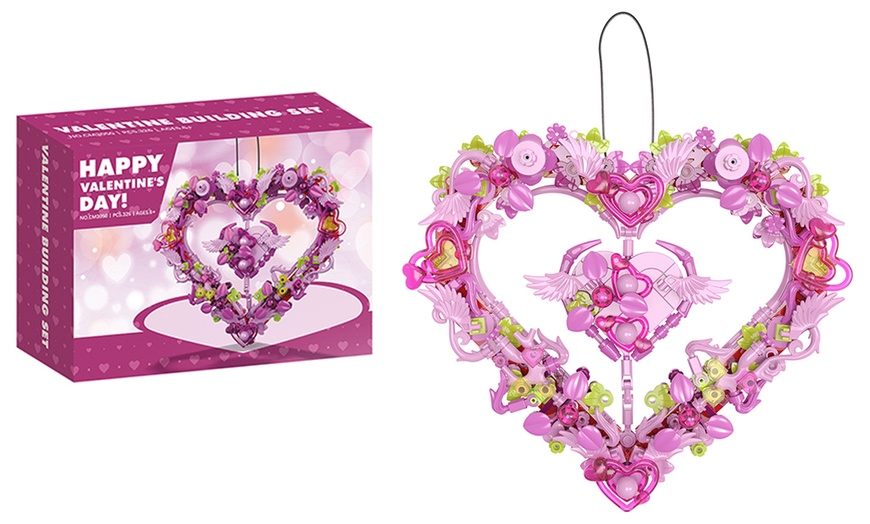 Image 1: LEGO Inspired Heart Wreath Building Blocks