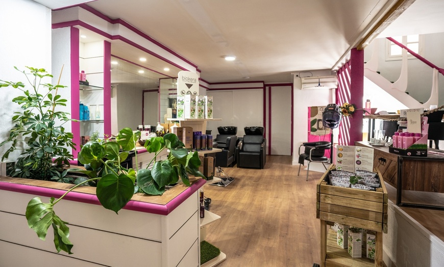 Image 4: 1, 2 o 3 sesiones de Hollywood peeling con carbón activo y láser