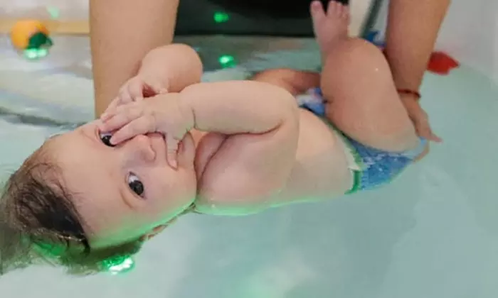 Sesión de baby spa de 30 min. para bebé con opción a masaje infantil con pañal incluido; ahorra hasta un 43% - Image 7