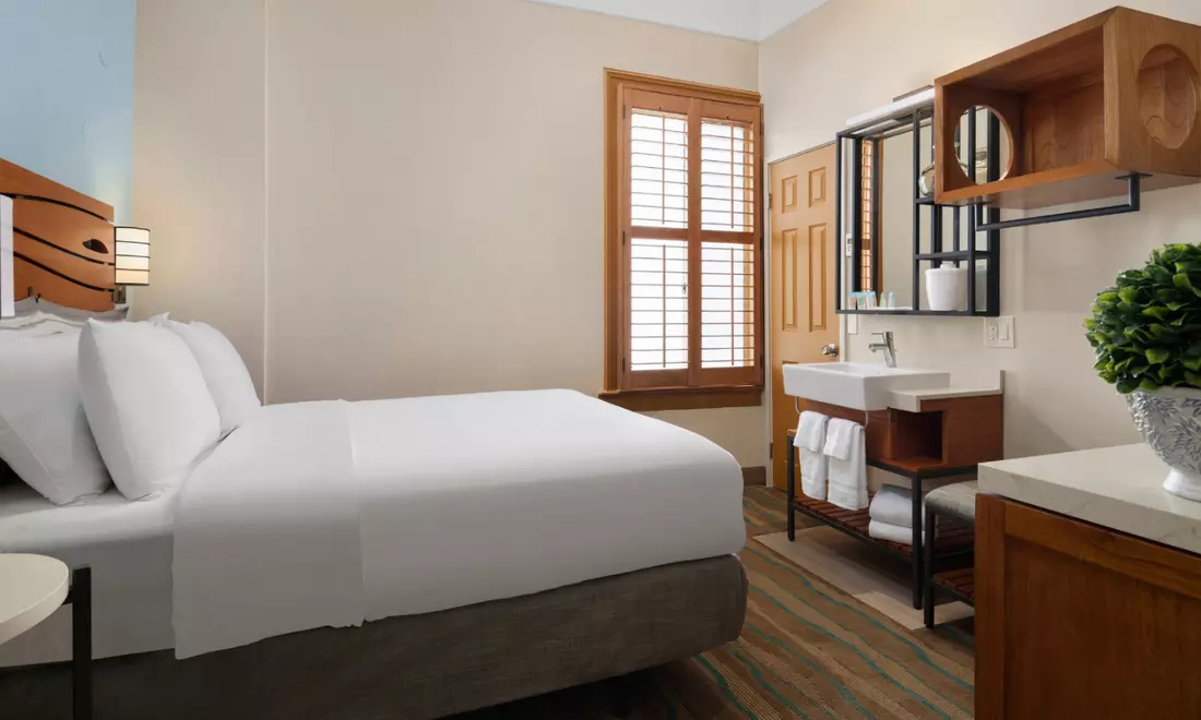 Classic Full Bed
