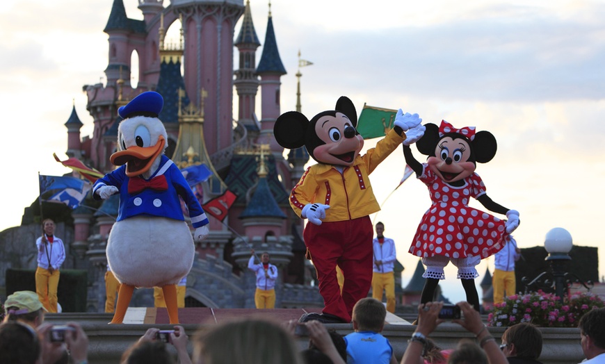 Image 4: ✈ 7-Day Paris & Disneyland Escape with Air