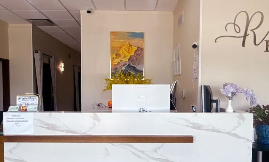 Image 3: Couples 50-Minutes Therapy Deep Tissue or Swedish Body Massage