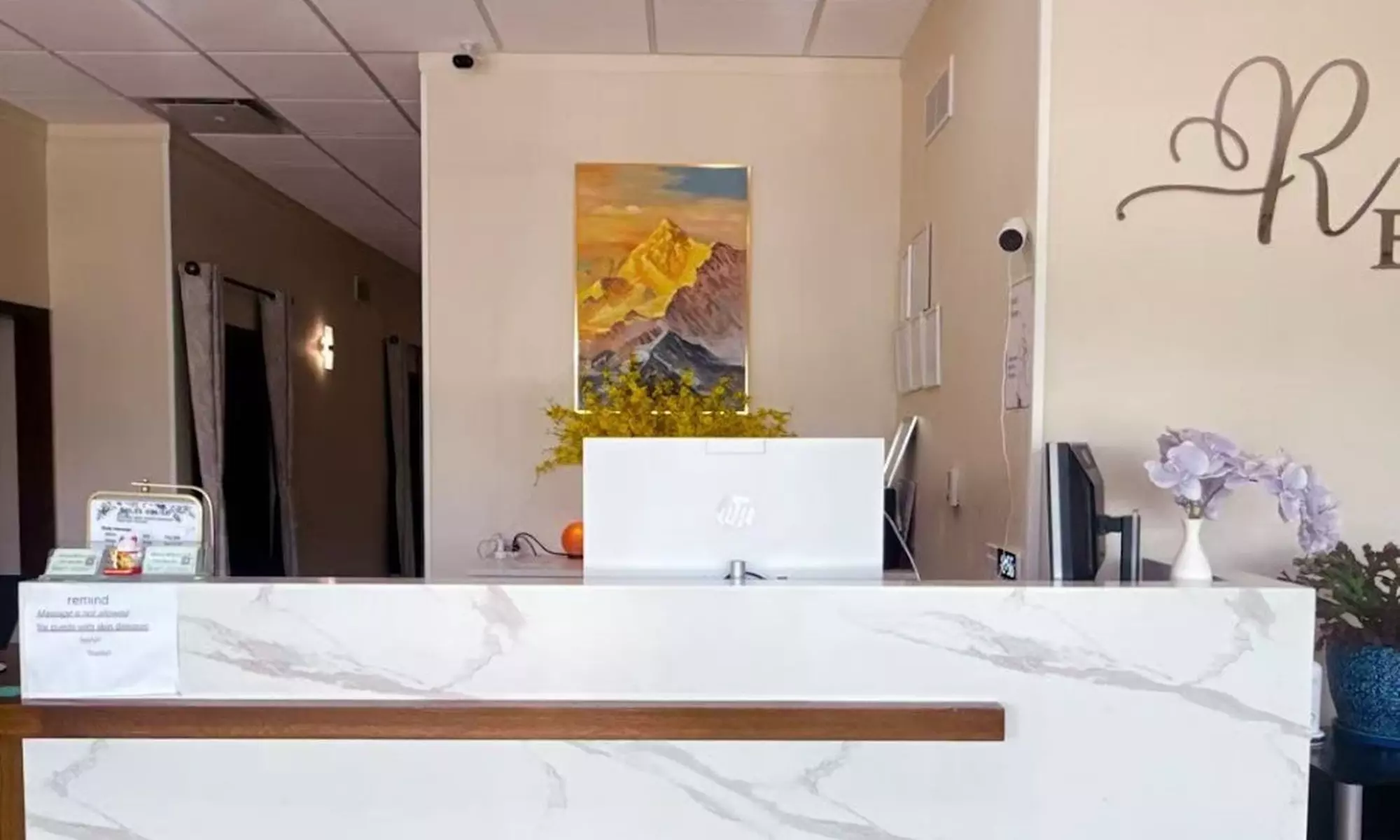 Couples 50-Minutes Therapy Deep Tissue or Swedish Body Massage include Facial with Hot Stone (Luxury)