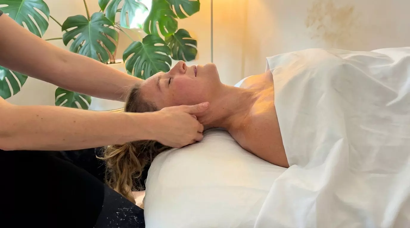 Relax Your Skin with One, Two, or Three 50-Min Neck Massage Sessions