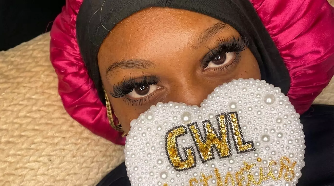 Fresh Look Guaranteed: Classic Wet Set / Volume Lash Set w/ One Refill