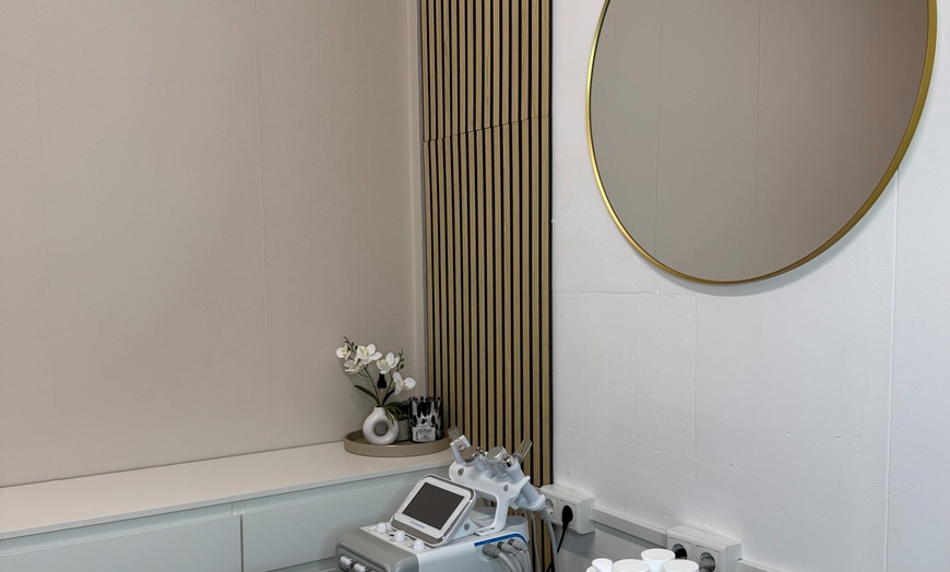 Image 4: Gezichtsbehandeling of HydraFacial gezichtsbehandeling van 60 minuten