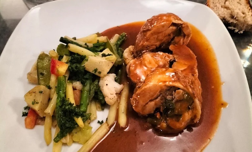 Image 18: Auvergne : chambre double avec petit-déjeuner, dîner et accès spa