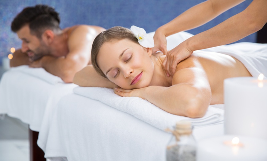 Image 1: Libera tensiones: masaje relajante en pareja de 60 o 90 minutos
