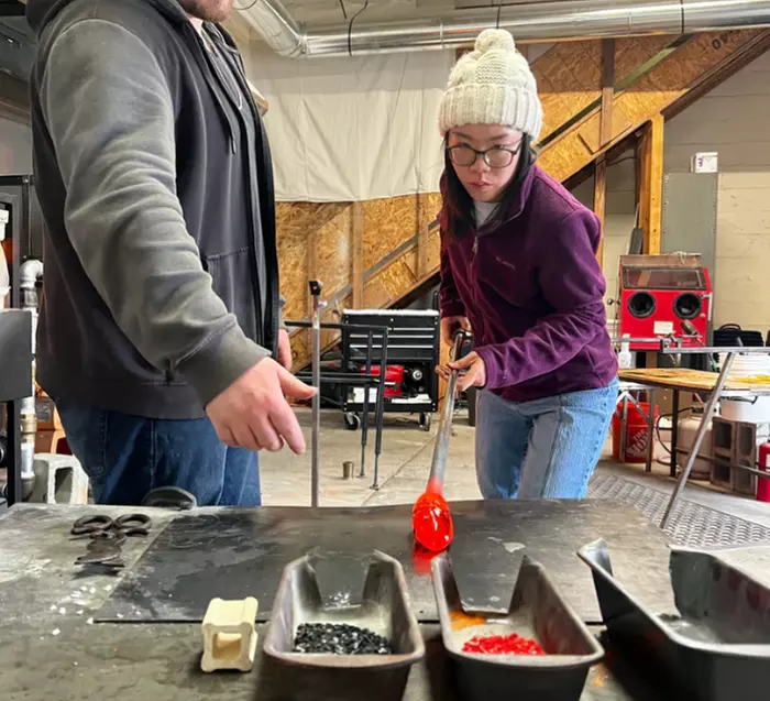 Craft Your Own Egg Bong with Personalized Session Options