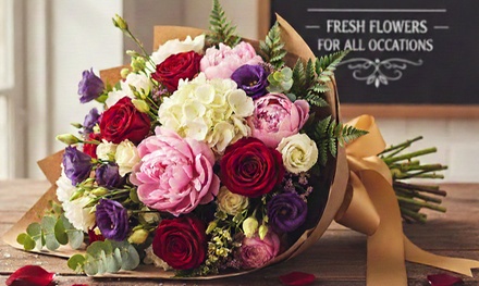 12 Roses – Classic Handheld Bouquet (Choice of Color) - Fikra w Hadiya