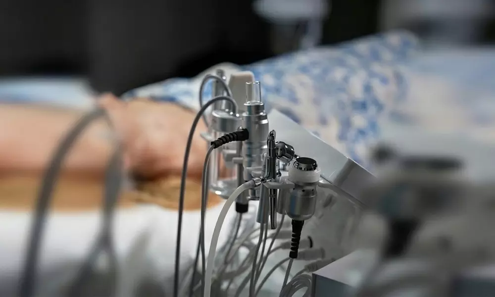 75-Min Hydro Facial: Lifting or Cupping Massage, Oxygen Infusion & LED