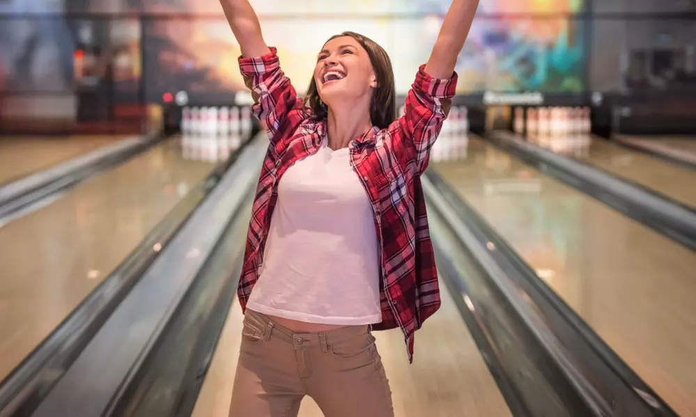 2h Bowling inkl. Leihschuhe für bis zu 6 Pers. opt. mit BBQ-All-you-can-eat (bis zu 31% sparen) - Primary Image