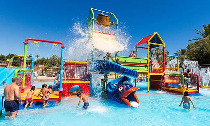 ¡Diversión a remojo! Entrada a Aquópolis Cullera para júnior o adulto