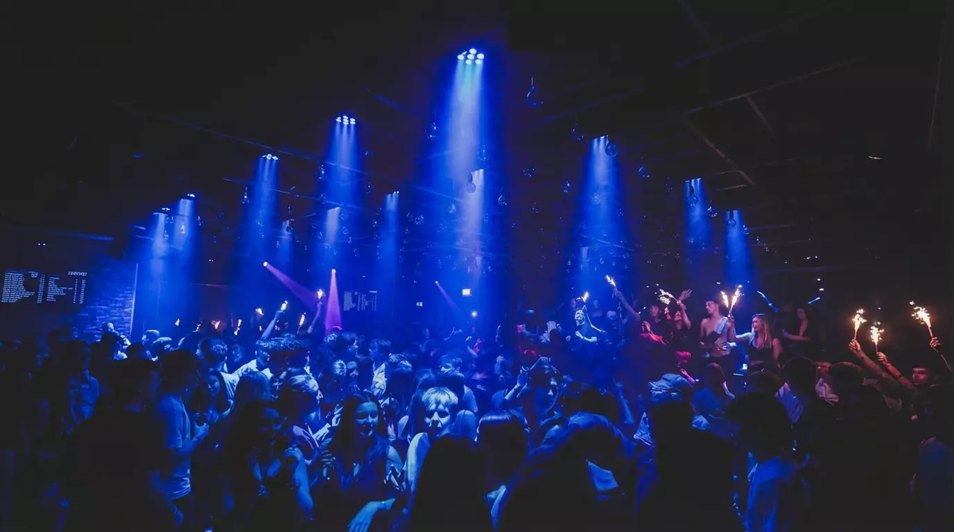 SWEET Samstags Cocktail Special: Cocktail Flat inkl. Eintritt für 1 oder 2 Personen (bis zu 67% sparen) - Second Medium