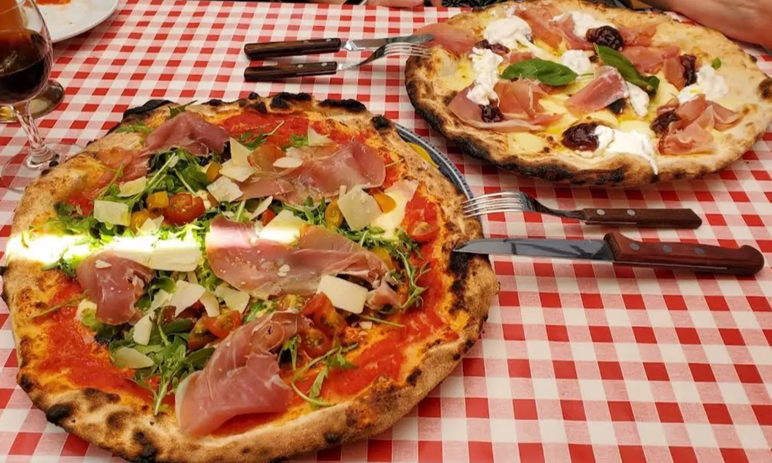 Bruschetta, Pasta nach Wahl & hausgemachtes Tiramisù für 1-4 Personen