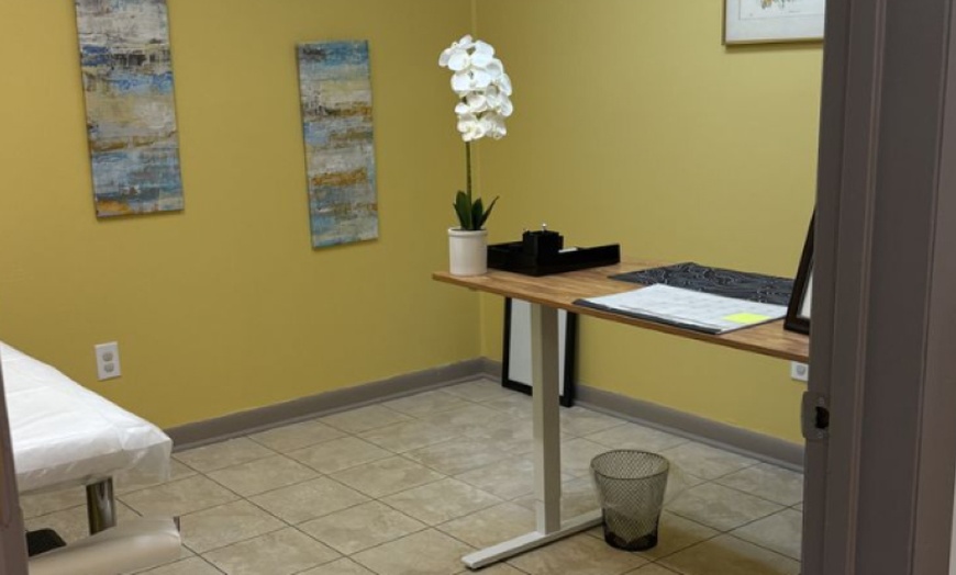 Image 4: Track Progress with 3D Body Scans and Body Sculpting Sessions