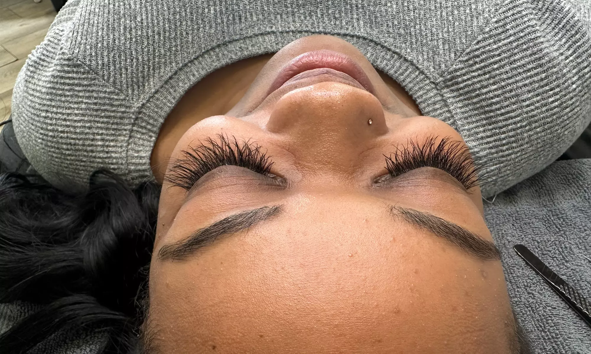 Full Set of Hybrid or Full Set of Classic Eyelash Extensions