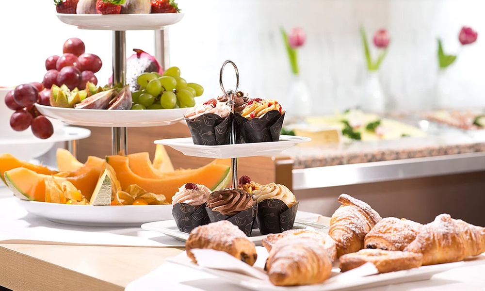 Frühstücksbuffet inkl. 1 Glas Sekt für 2 oder 4 Personen