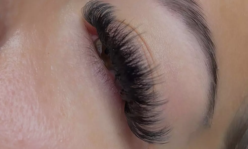 Achieve Glamorous Lashes with Volume Eyelash Extensions at Melt Spa