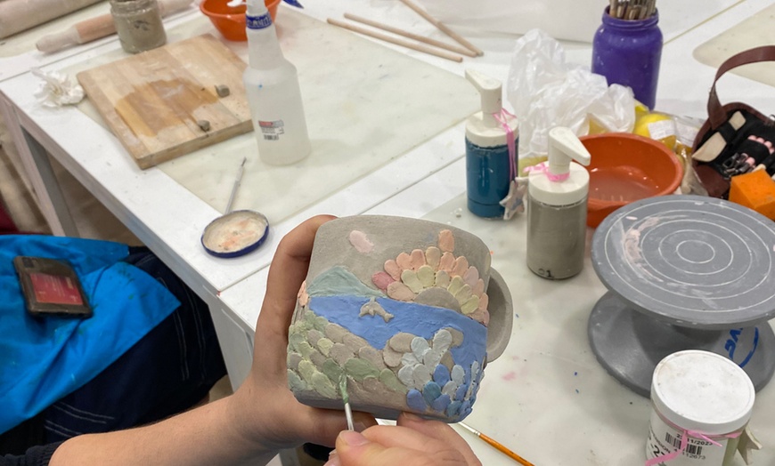 Image 4: Sesión de cerámica creativa con vino ilimitado para 1 o 2 personas