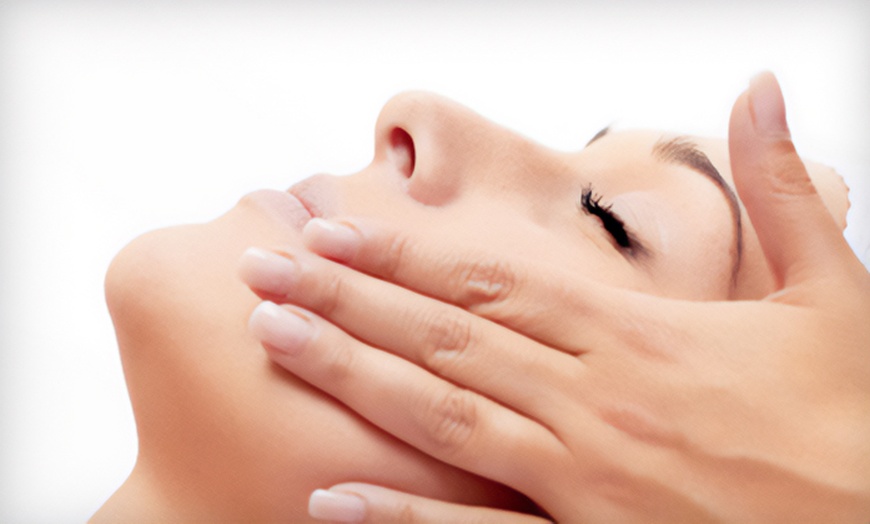 Image 2: Get 1, 2, or 3 Chemical Peel + Sun Screen + Scalp Massage Treatment 