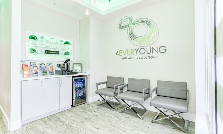 Image 3: 4Ever Young Miami - Energy and Metabolism-Boosting Vitamin IV Drips