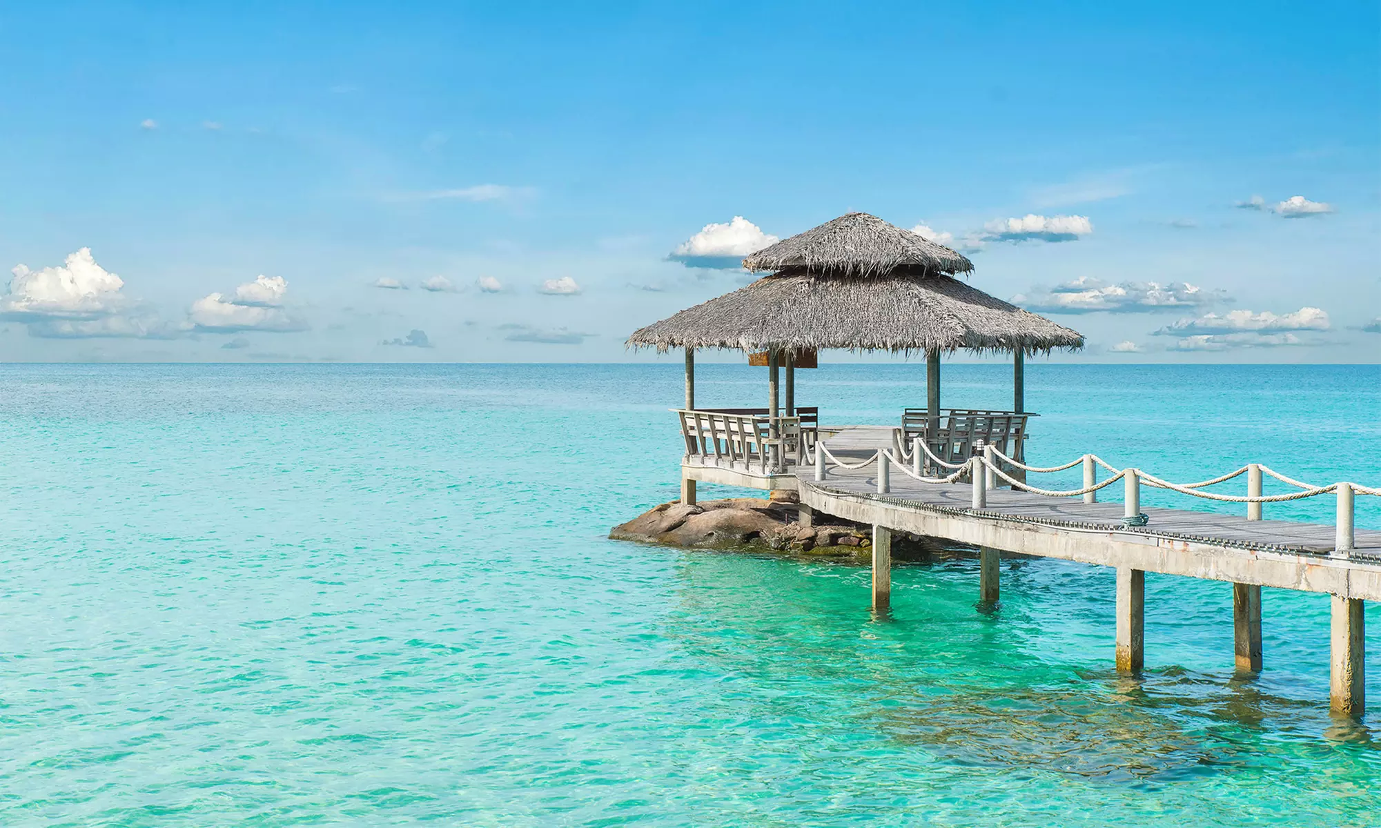 Thailand: 11 Tage Badeurlaub für 1-2 Pers. im 4* Kantary Beach Hotel Villas & Suites Khao Lak m. Flug ab 888€ p.P. im DZ - Primary Image