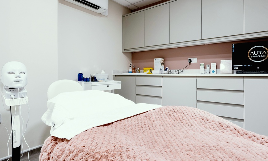 Image 2: Full Body or Back, Neck & Shoulder Massage with Foot Massage or Facial