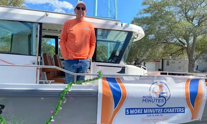 One or Two Hours of Private Scenic Boat Tours for Up to 6 People
